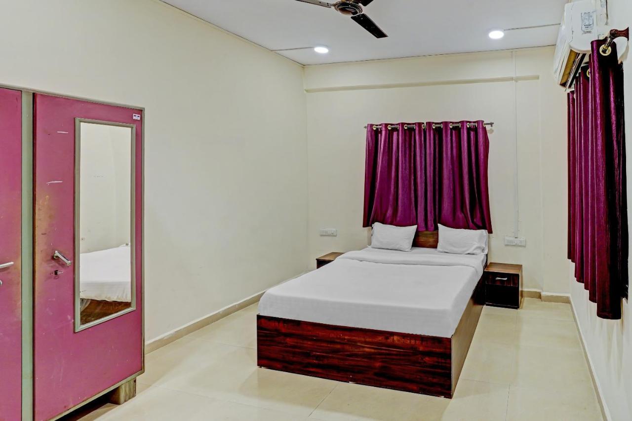 Amba Executive An Apartment Hotel Mundhwa Bagian luar foto
