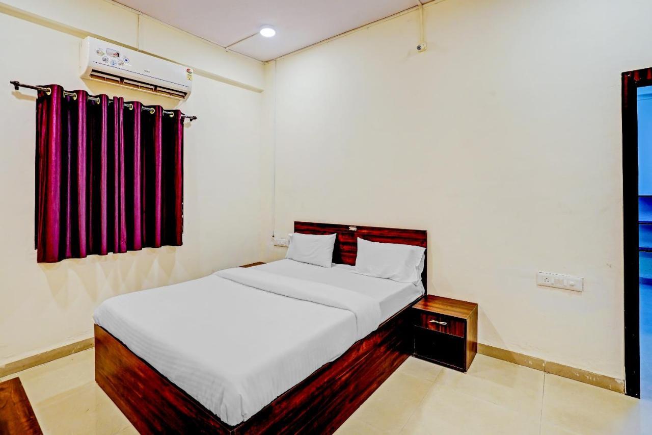 Amba Executive An Apartment Hotel Mundhwa Bagian luar foto