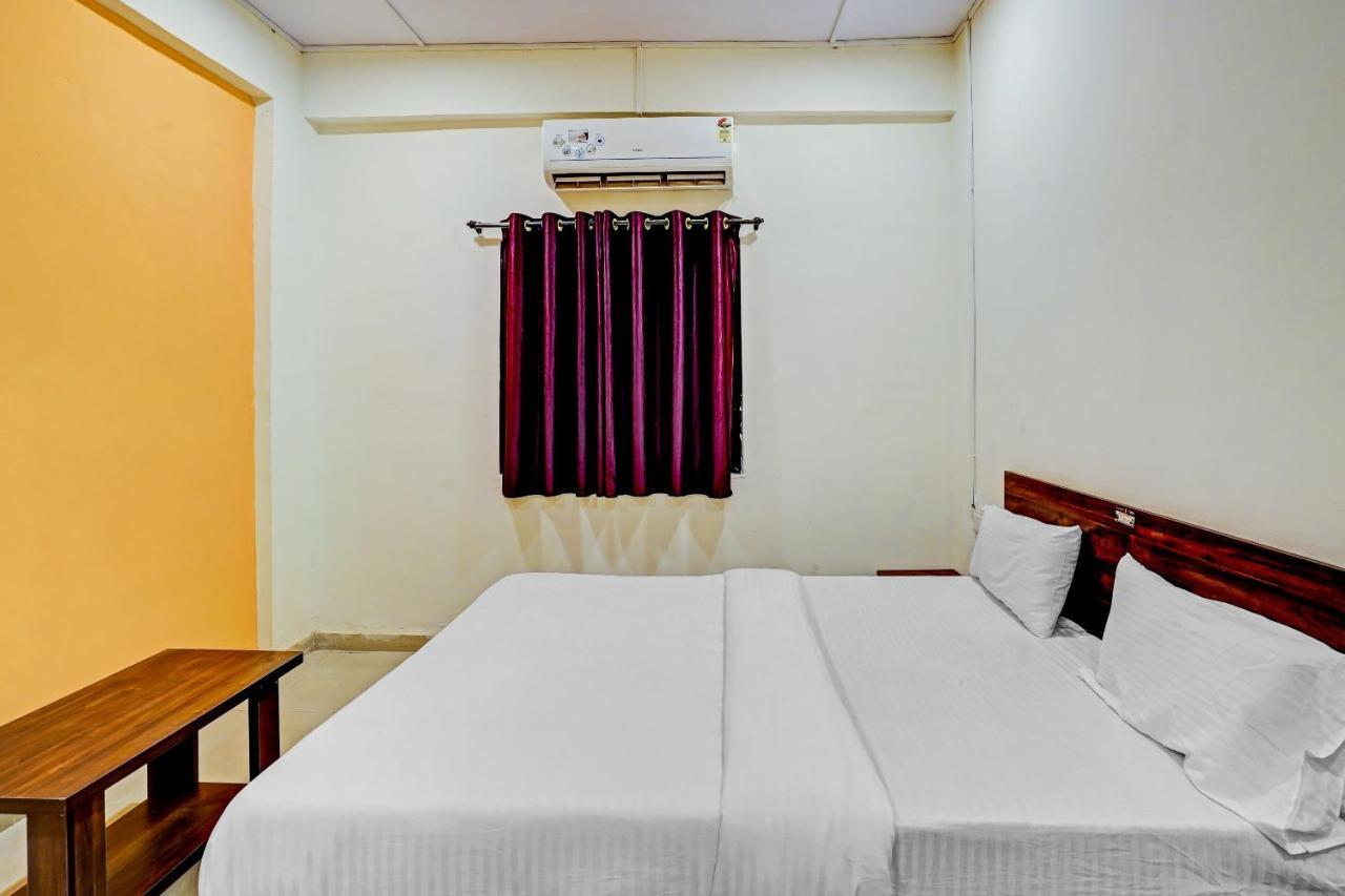 Amba Executive An Apartment Hotel Mundhwa Bagian luar foto